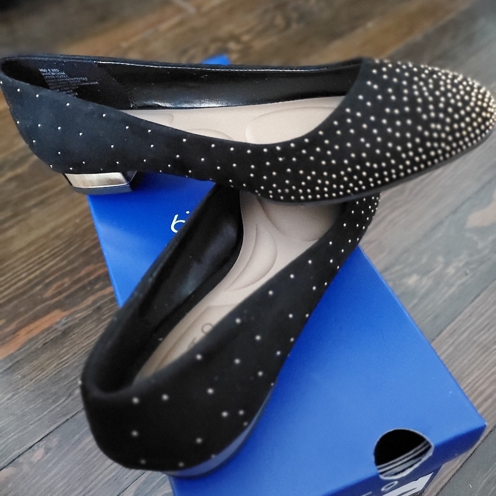 BLACK/GOLD CUSHION SUPPORT FLATS